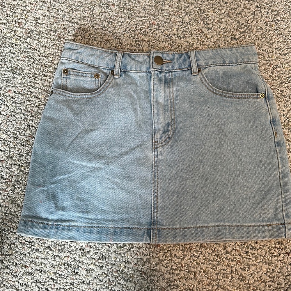 F21 light wash denim mini skirt
